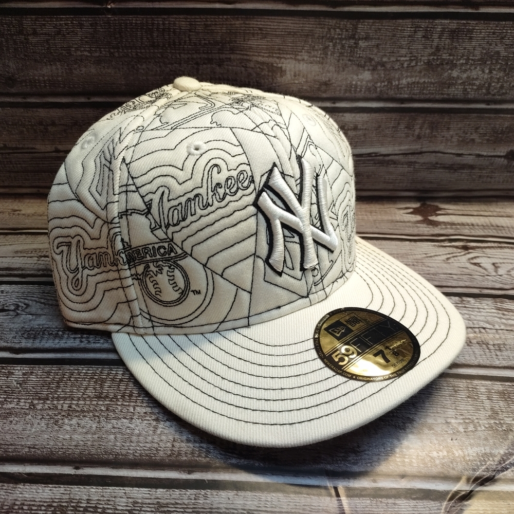 New Era 59Fifty New York Yankees all-over embroidered hat. Size 7 1/8